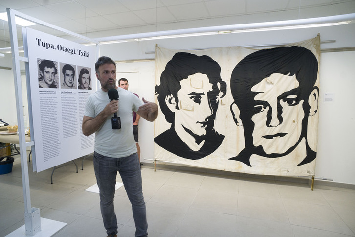 Andoni Olariaga, '1975, dena jokoan zegoen urtea' erakusketaren aurkezpenean