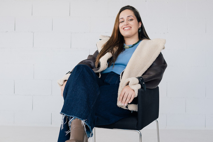 Ahotsari garrantzia berezia ematen dio bere abestietan Miriam Lujuak.