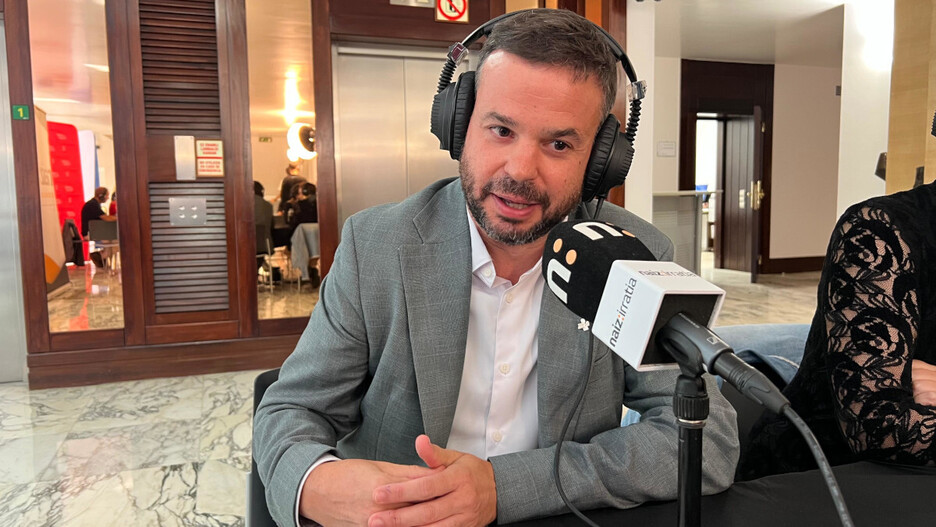 Paul Blasi, PSEko ordezkaria