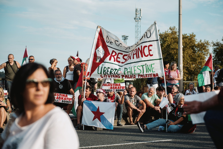 Ibaitik Itsasora manifestazioa, Hendaian.