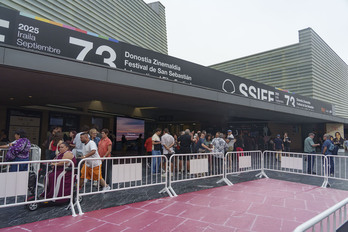 Ambiente en el exterior del Kursaal.