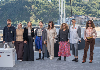 Flores familia eta dokumentaleko lantaldea.