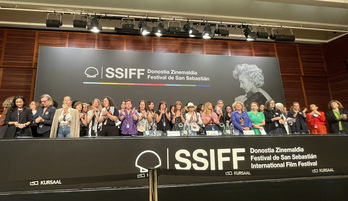 Hamarnaka emakumek salatu dute jasandako indarkeria.