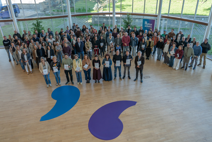 Euskararen biziberritzearen aldeko Itun Soziopolitiko berrirako eskaintza proposamenaren aurkezpena, Batuz Aldatuko Sinatzaileen II. Batzarrean.