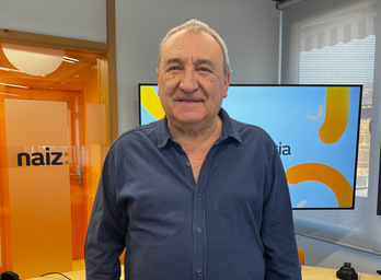 Xabier Berasaluze NAIZ Irratiko estudioan