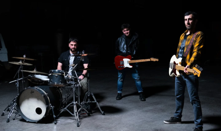 Unai Urroz, Ion Mayordomo eta Joseba Aleman dira Bisai taldeko kideak.