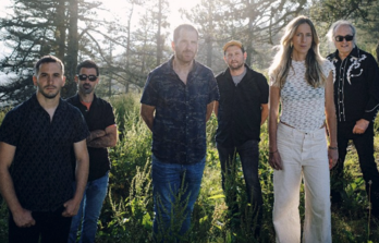 Bigarren diskoa da Harria taldearen ‘Hemen’.