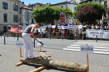 Zundaketak salatzeko Altsasun maiatzan egindako elkarretaratzea.