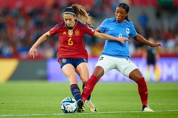 Bonmatí y Geyoro durante la final de la Nations League femenina.