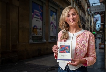 Arantzazu Lizartza bere lehen poesia liburuarekin