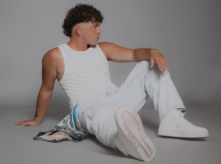 ‘Patroye’ lana laburra bada ere, Xsakarak bere bi unibertsoak plazaratu ditu.