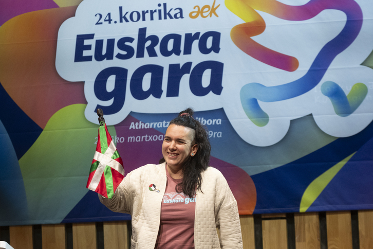 Ane Elordi Korrikako koordinatzailea Korrikaren aurkezpenean, Gasteizen