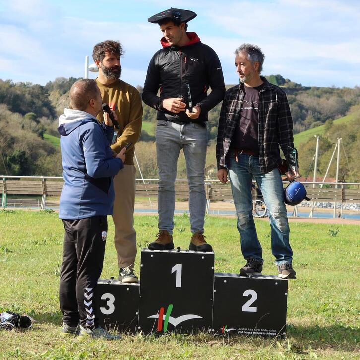 Sailkapen orokorreko lehen hiru sailkatuak XCONTEST 2025eko sari banaketan