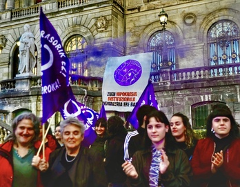 Bilboko mugimendu feministaren manifestazioa, indarkeria matxista kasu bat salatzeko.