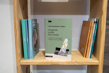 'Sorginak, putak, terroristak' liburua idatzi du Olatz Dañobeitiak