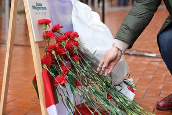 Egiari Zor-ek antolatutako ekitaldia, Santi Brouard eta Josu Muguruza omentzeko. 