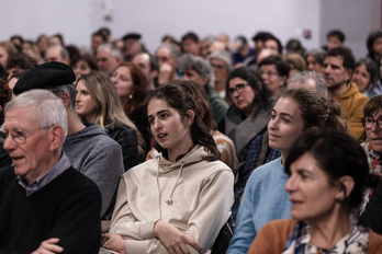 Gazte eta heldu, denak adi Aiherrako saioan