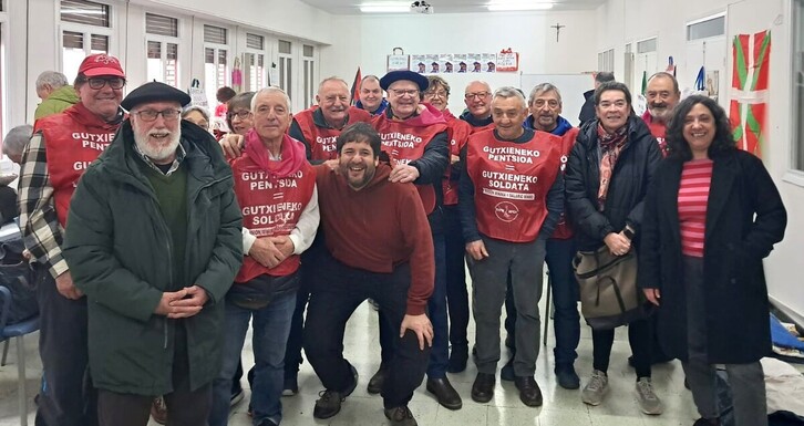 Euskal Herriko Pentsiodunen Mugimenduak asteazkenean egindako itxialdia.