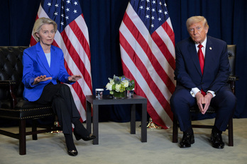 Ursula Von der Leyen, presidenta de la CE, durant una reunión con Donald Trump, presidente de EEUU.
