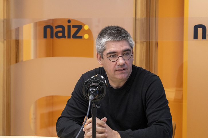 Gorka Elejabarrieta, NAIZ Irratian.