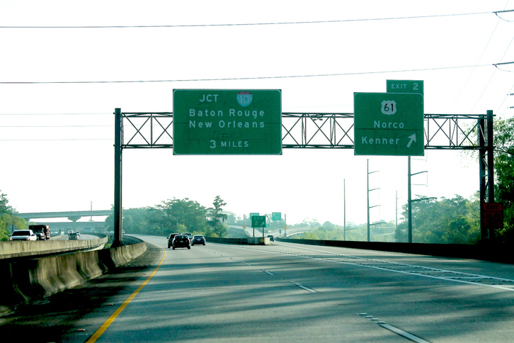 61 errepidea New Orleansetik gertu