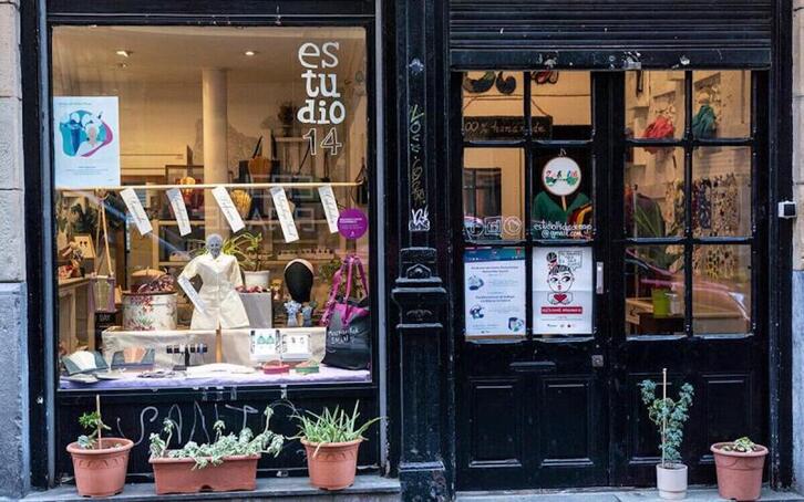 'Otsailak 11 erakusleihoak' ekimenaren baitako erakusleihoetako bat