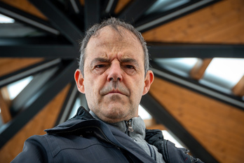 Toure detektibeari agur esan eta Zuriñe Ruiz de Gordoa pertsonaia aurkeztu du Arretxek