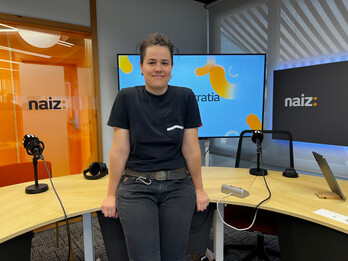 Nagore Etxabe NAIZ Irratiko estudio nagusian