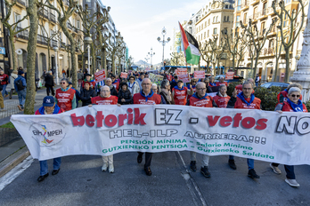 Pentsio duinen aldeko mobilizazioa Donostian otsailean.