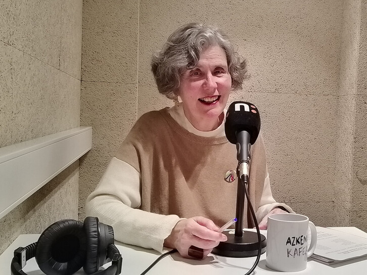 Mari Luz Esteban NAIZ Irratiaren Bilboko estudioan