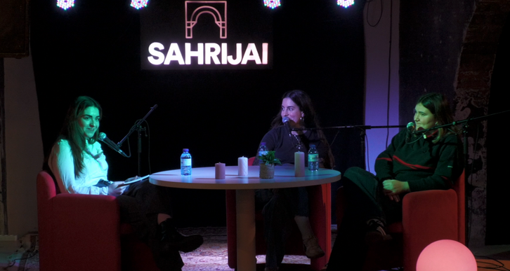 Iraia Cambra, Josune Freire eta Eire Maia, Leku Baten Bila podcastean.