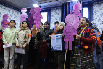 Etxeko eta zaintza lanetako langileen kolektiboak, aurkezpenean.