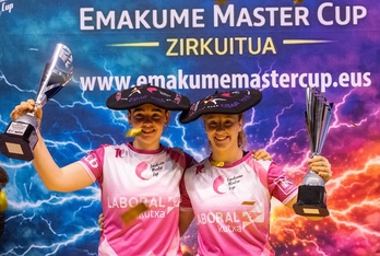 Alize Sagardui eta Enara Gaminde, Binakako txapelekin.
