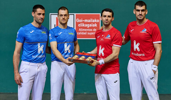 Finaleko protagonistak material aukeraketan.